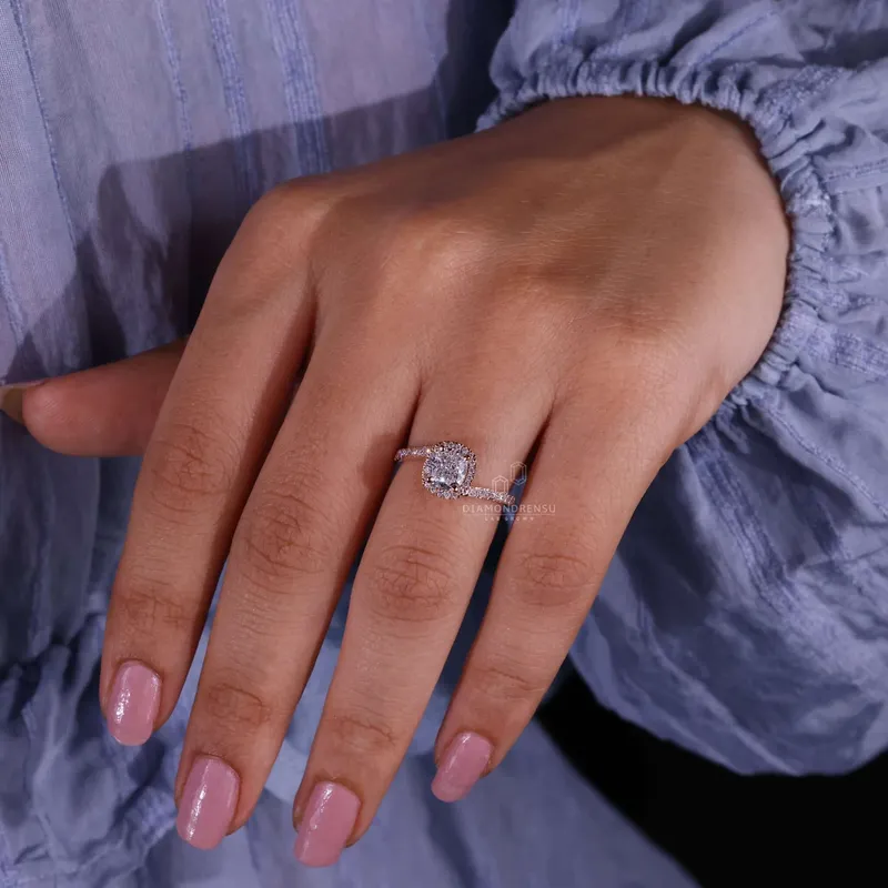Cushion Cut Lab Grown Diamond Halo Engagement Ring for Women vy 5