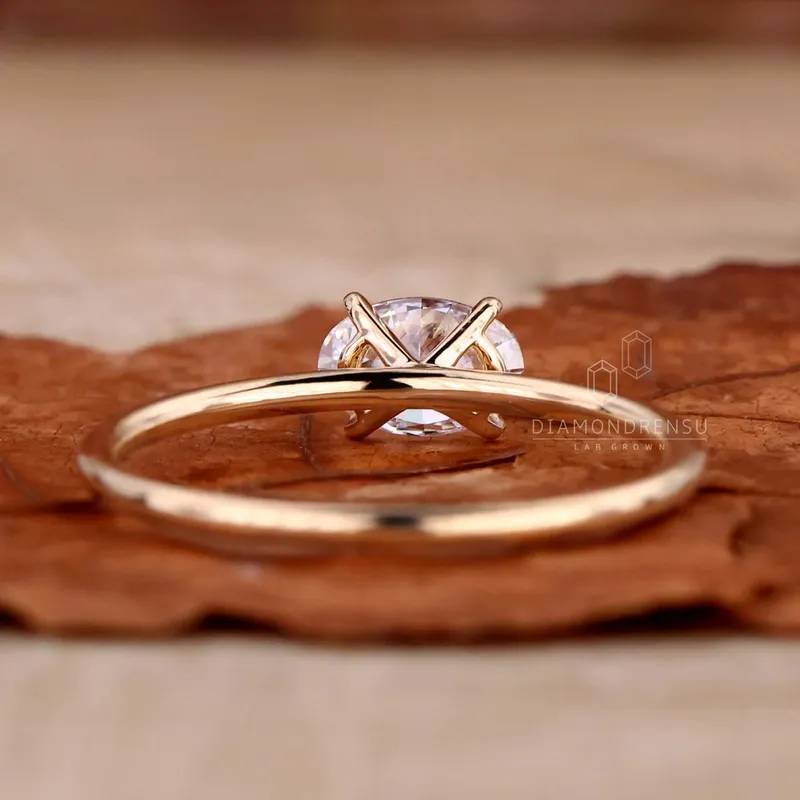 East to West Set Oval Diamond Solitaire Engagement Ring for Women vy 5