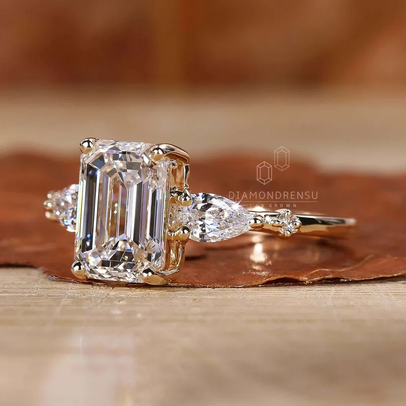 Emerald and Pear Cut Lab Grown Diamond Engagement Ring for Her vy 2