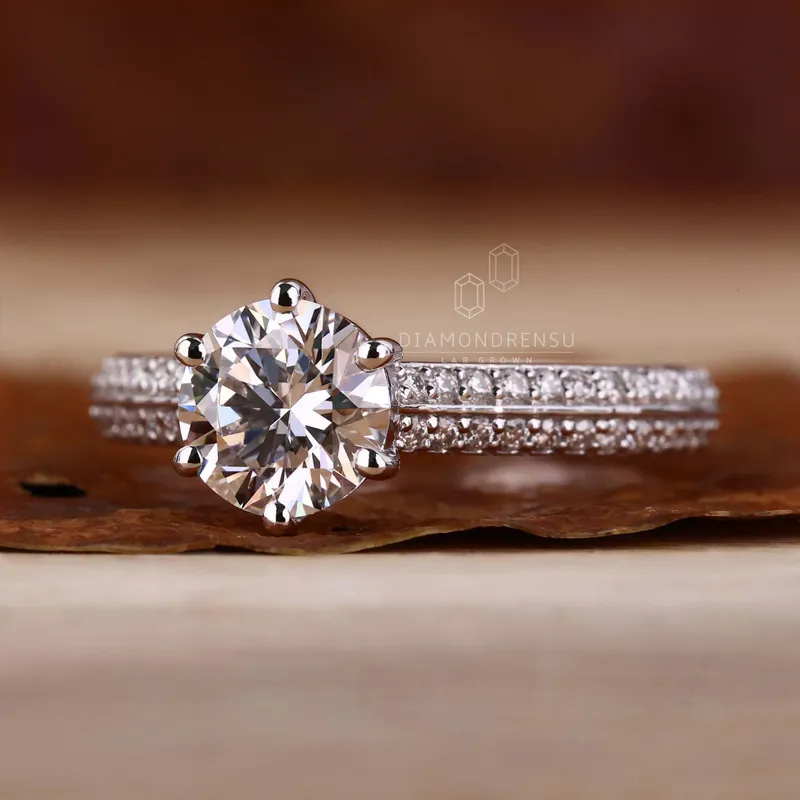 Knife Edge Band Round Lab Grown Diamond Engagement Ring view 3
