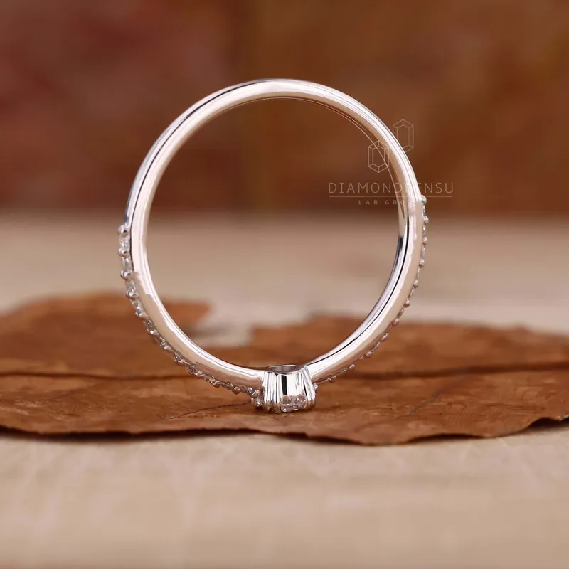 Minimalist Engagement Ring, Round Lab Grown Diamond Ring for Women vy 3