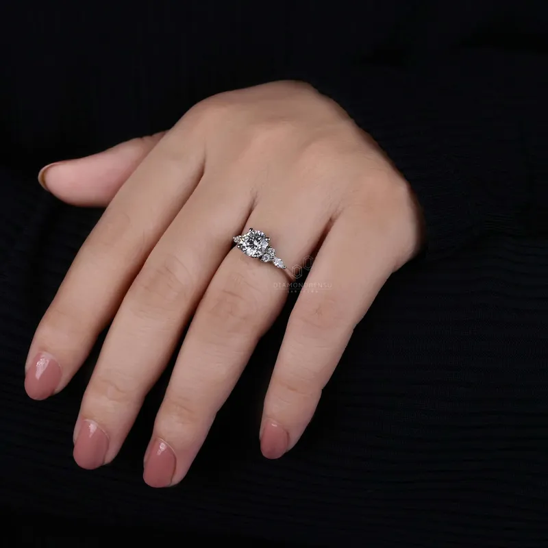 Muse Setting, 1.30 CT Round Lab Grown Diamond Engagement Ring vy 2