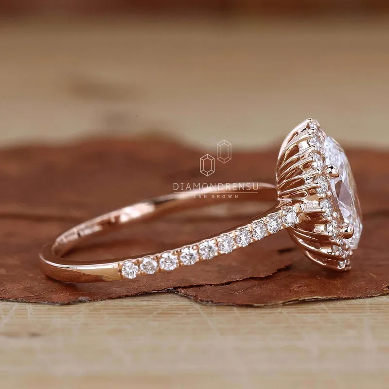 Oval Cut Lab Grown Diamond Halo Engagement Ring for Women vy 6