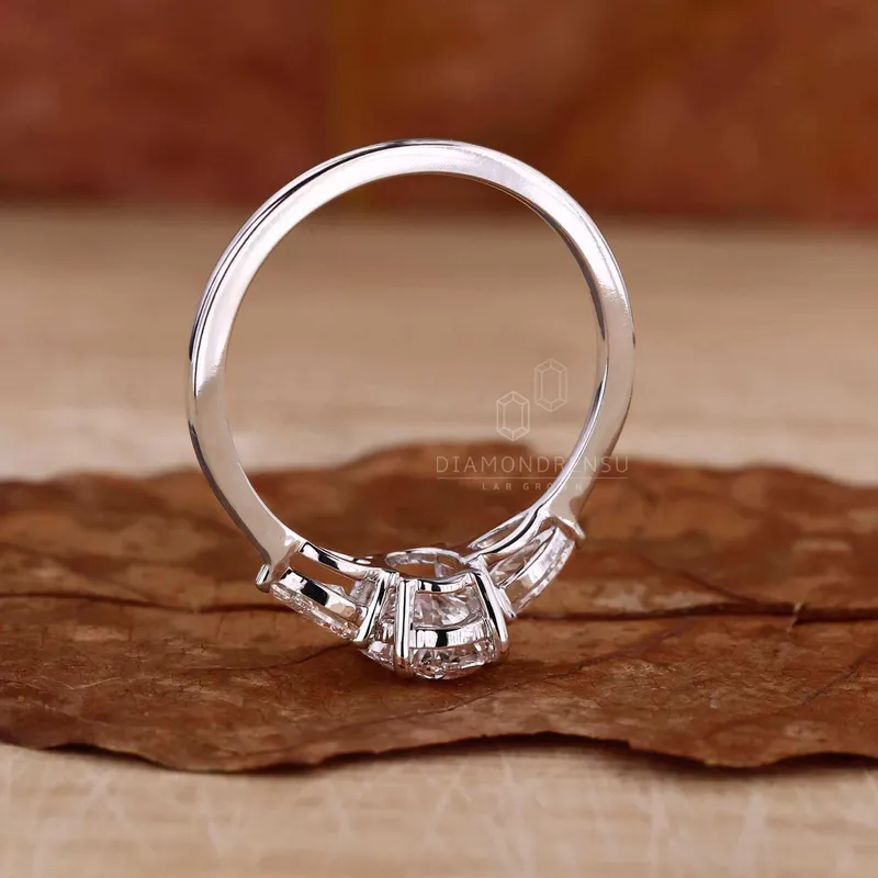Oval Diamond Engagement Ring, Three Stone Lab Grown Diamond Ring vy 7