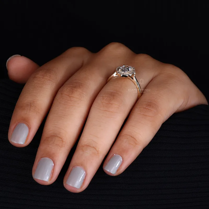 Oval Halo Engagement Ring for a Lasting Impression vy 5