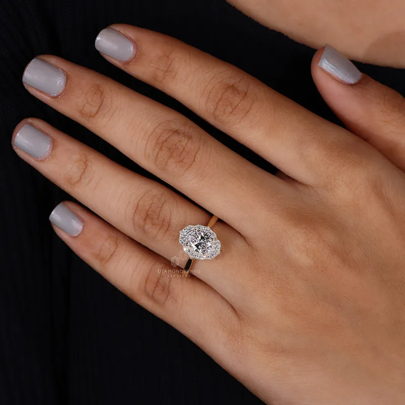 Oval Halo Engagement Ring for a Lasting Impression vy 7