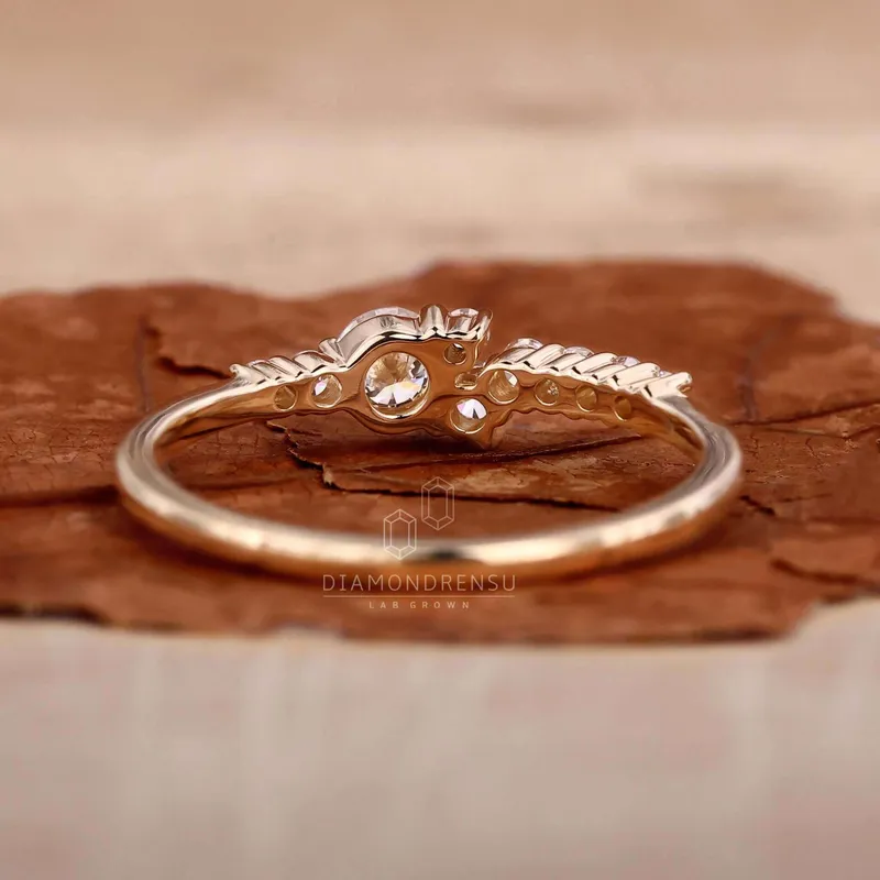 Round Brilliant Cut Lab Grown Diamond Cluster Engagement Ring for Her vy 2
