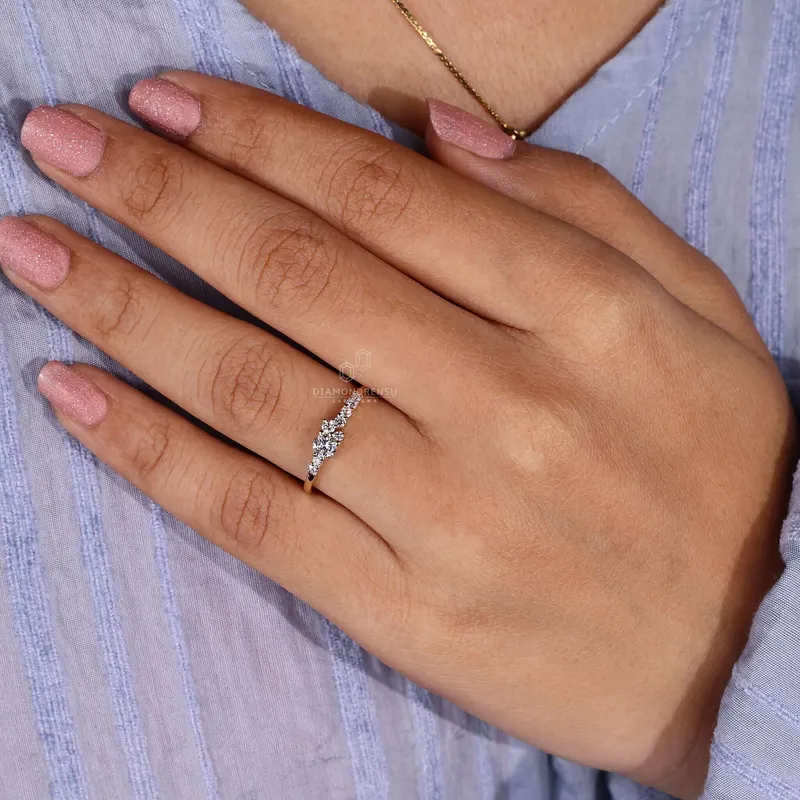 Round Brilliant Cut Lab Grown Diamond Cluster Engagement Ring for Her vy 3