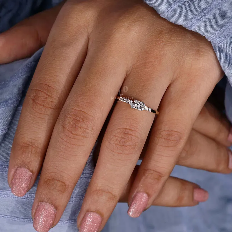 Round Brilliant Cut Lab Grown Diamond Cluster Engagement Ring for Her vy 5
