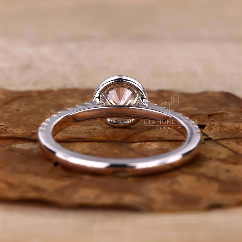 Round Cut Bezel Set Lab Grown Diamond Ring vy 6