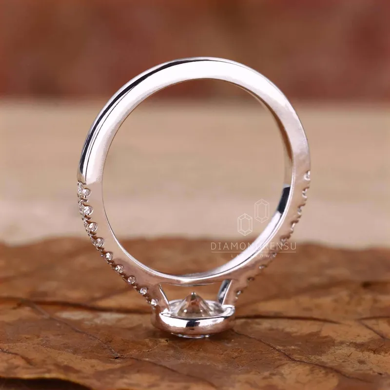 Round Cut Bezel Set Lab Grown Diamond Ring vy 5