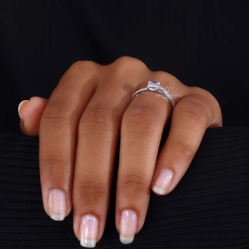 Split Shank Emerald Cut Diamond Ring - Modern Twist vy 7