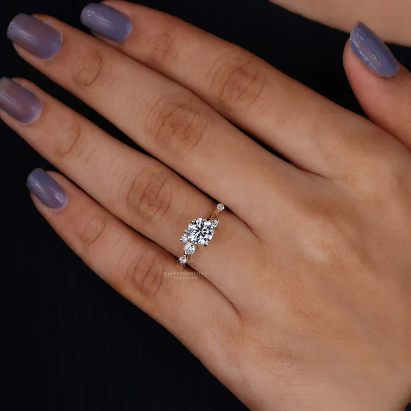 Vintage Diamond Cluster Ring - Dazzling Elegance vy 4