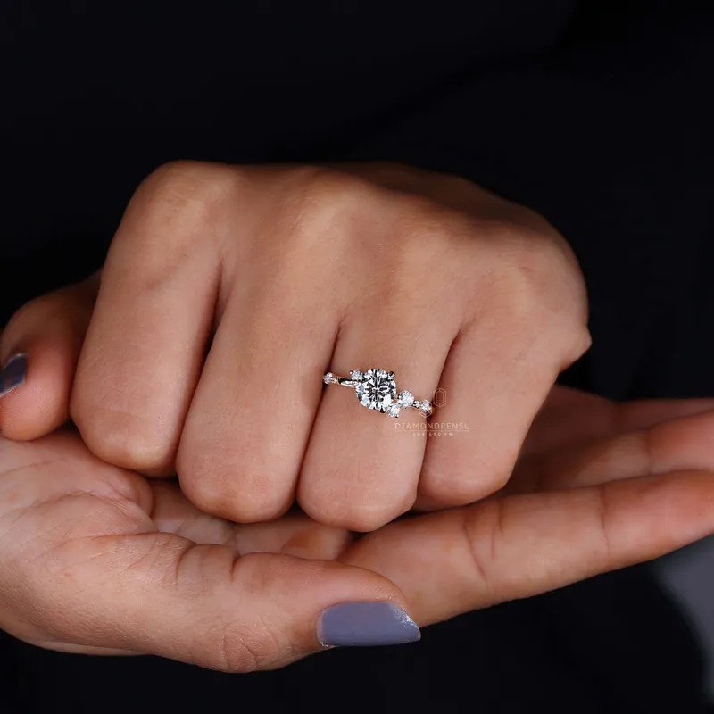 Vintage Diamond Cluster Ring - Dazzling Elegance vy 6