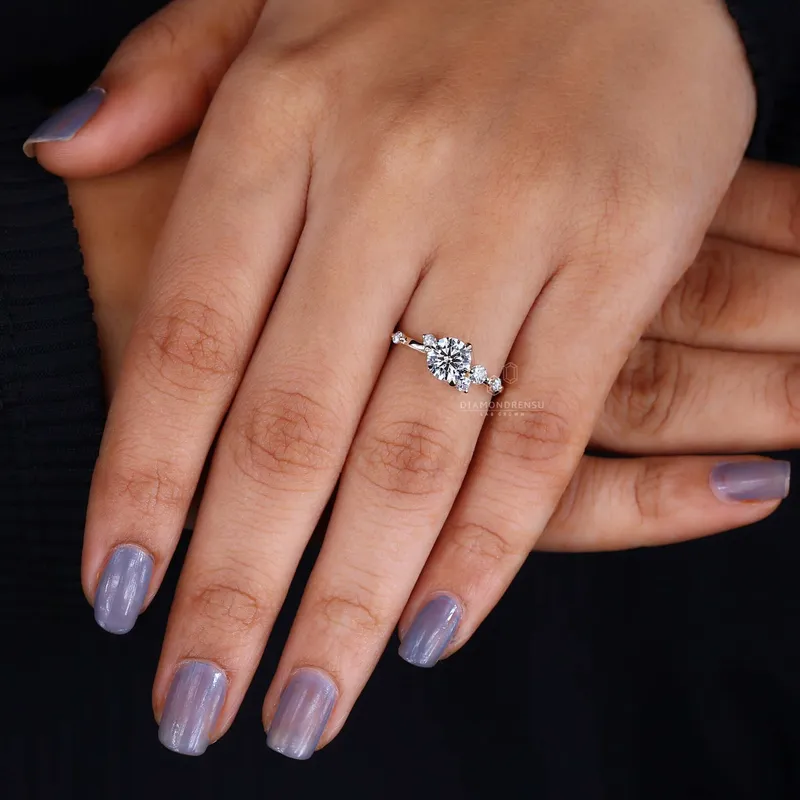 Vintage Diamond Cluster Ring - Dazzling Elegance vy 7