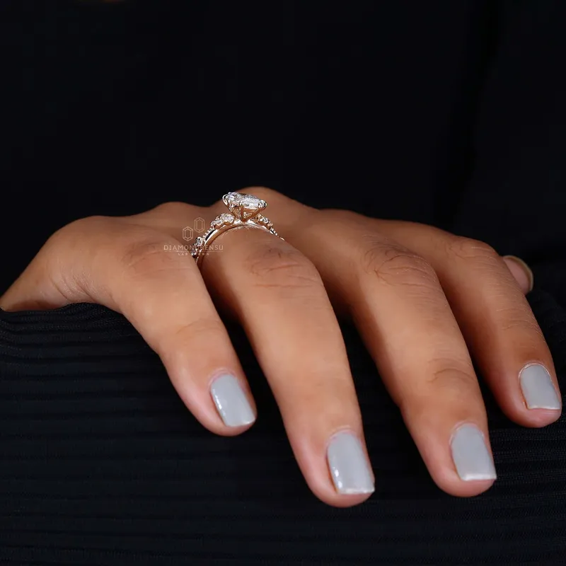 Vintage Marquise Cut Diamond Ring - Timeless Elegance vy 7