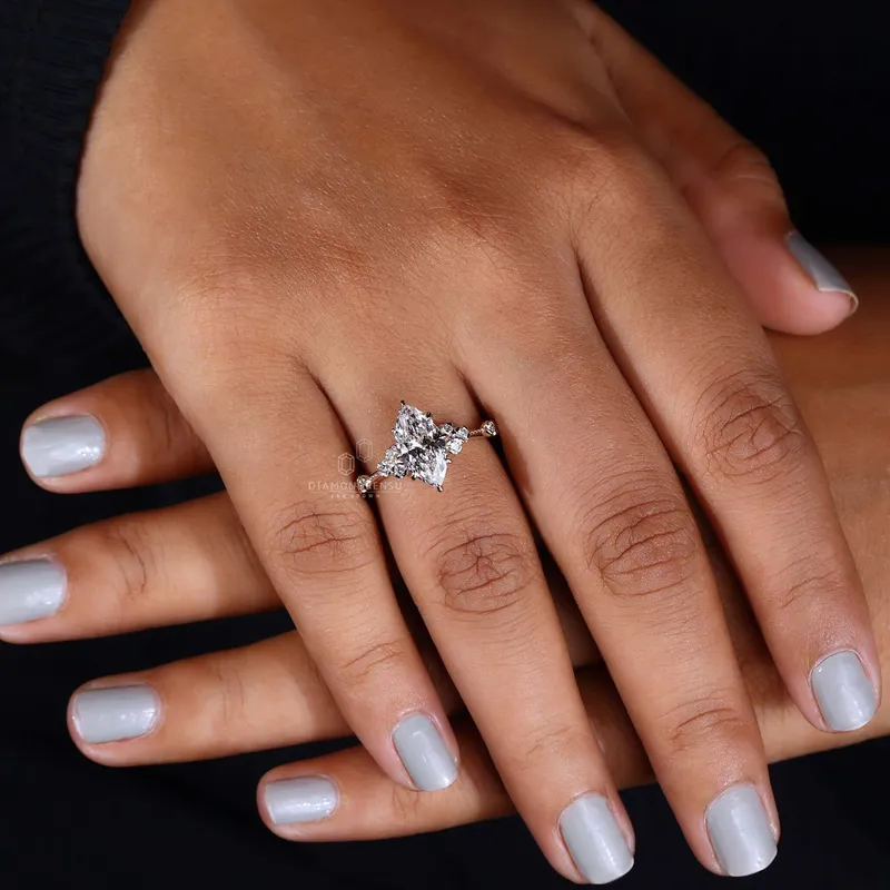 Vintage Marquise Cut Diamond Ring - Timeless Elegance vy 8