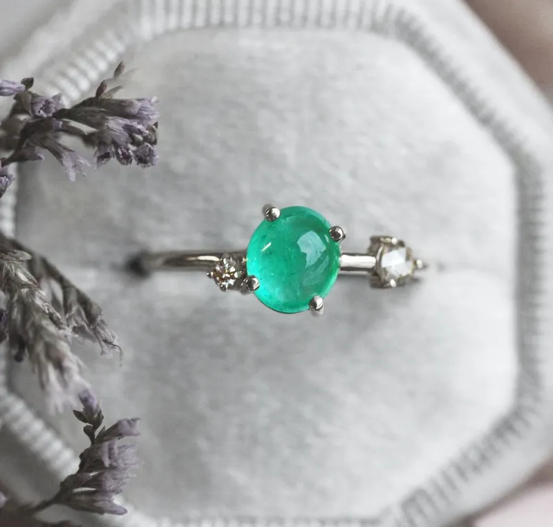 DIANA OVAL EMERALD DIAMOND RING view 11