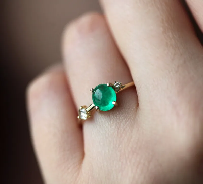 DIANA OVAL EMERALD DIAMOND RING view 3