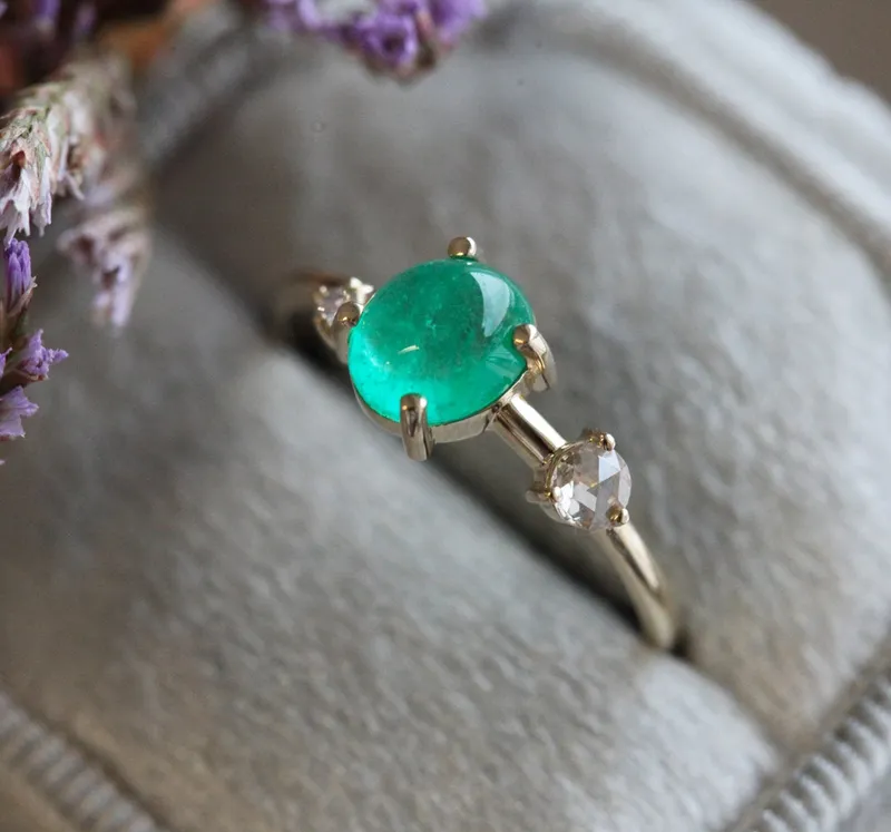 DIANA OVAL EMERALD DIAMOND RING view 4