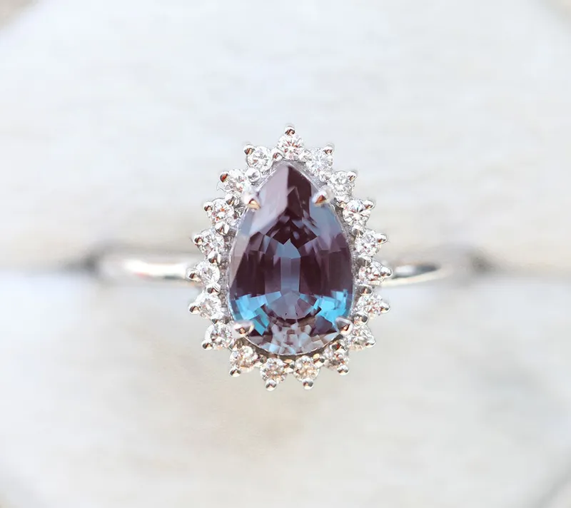 DREW PEAR ALEXANDRITE RING vy 2