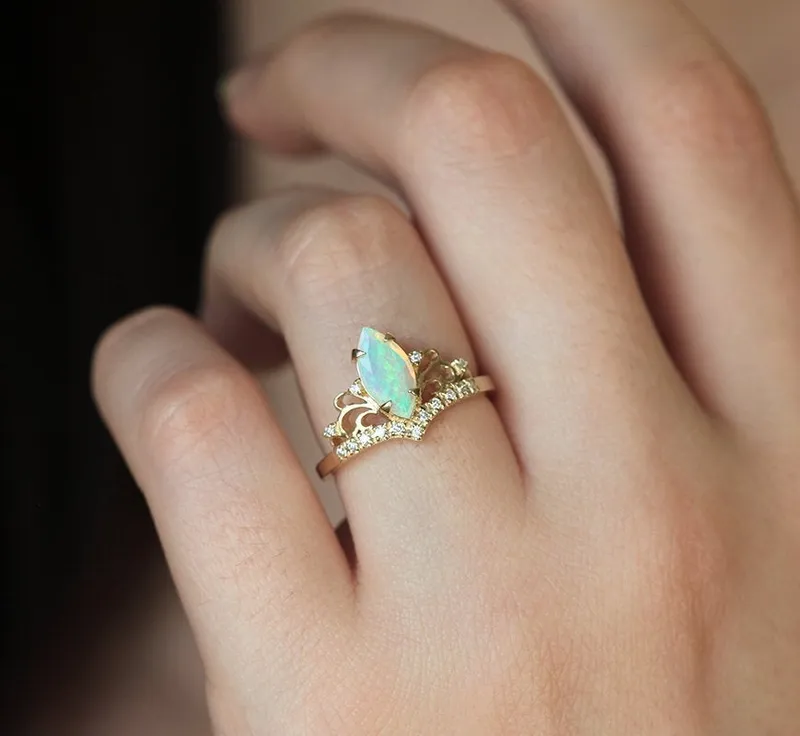 ELAINE MARQUISE OPAL RING vy 4