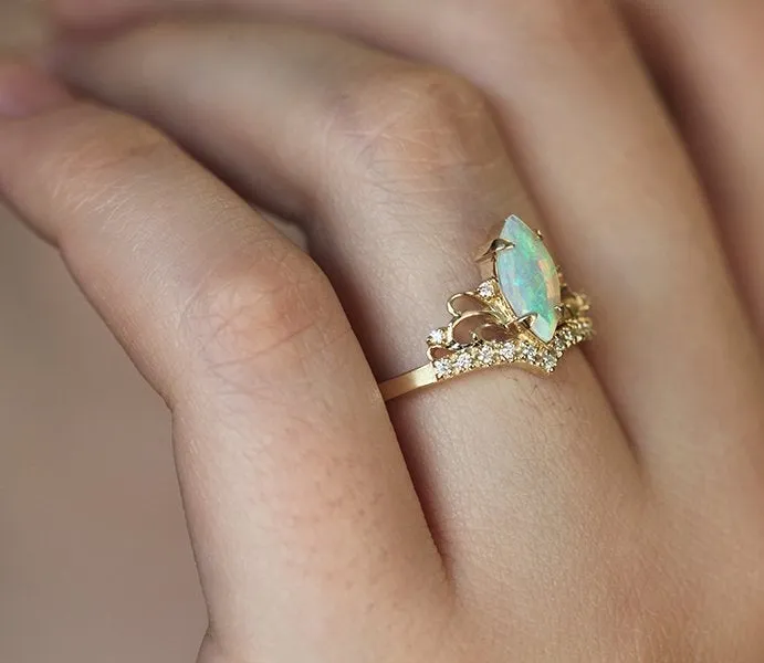 ELAINE MARQUISE OPAL RING vy 5
