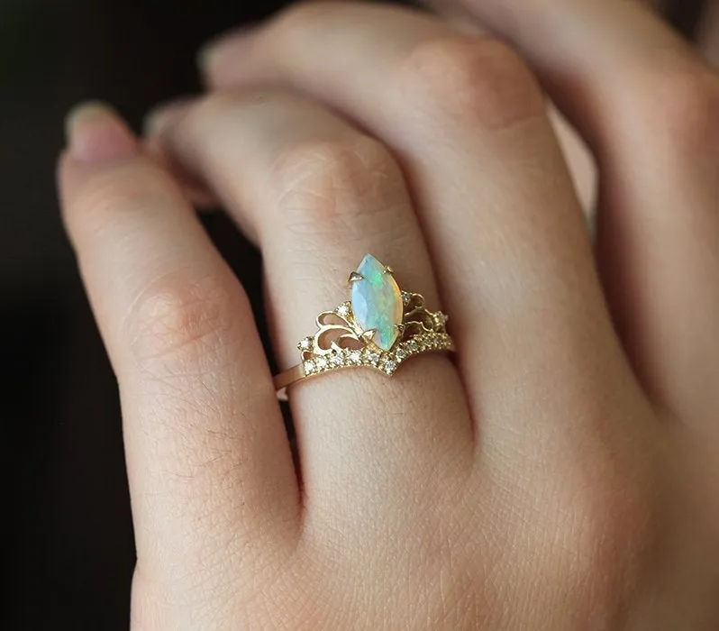 ELAINE MARQUISE OPAL RING vy 6