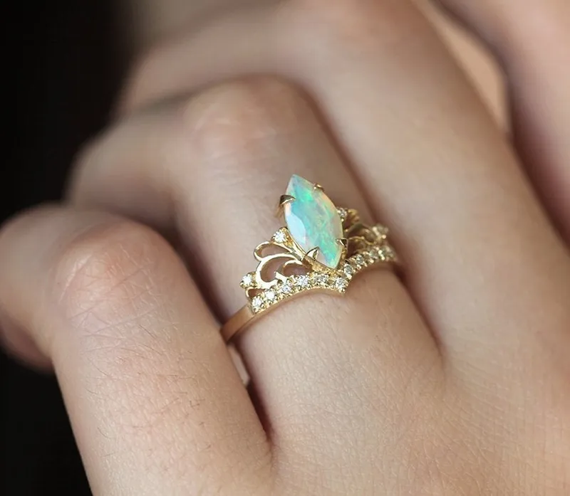 ELAINE MARQUISE OPAL RING vy 7