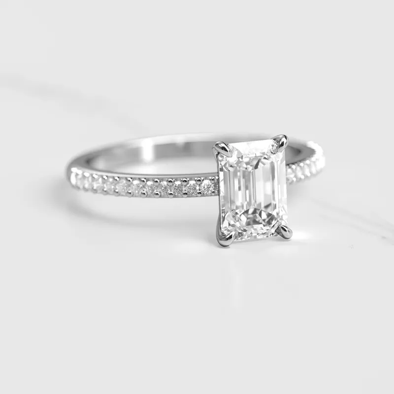 EMERALD HALF PAVE DIAMOND RING vy 6