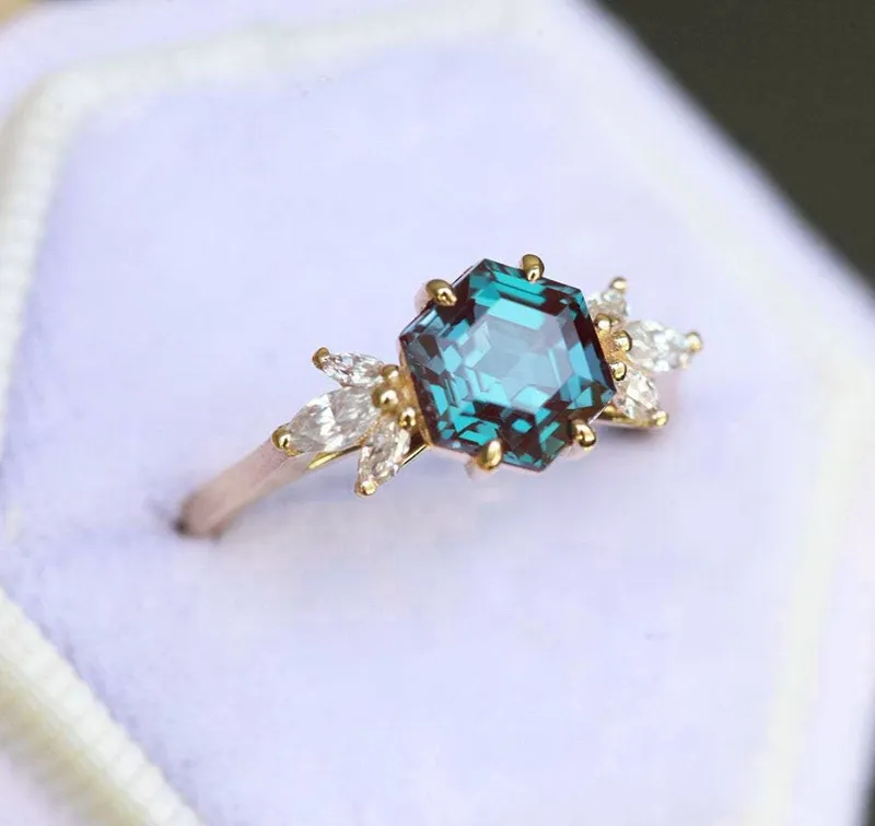 Elliot Hexagon Alexandrite Ring vy 11