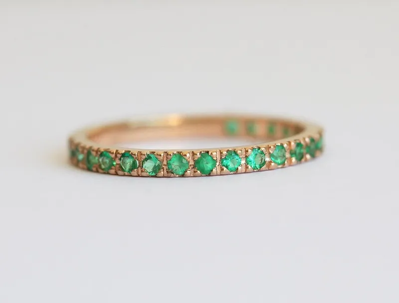 Emerald Wedding Ring, Emerald Wedding Band vy 4
