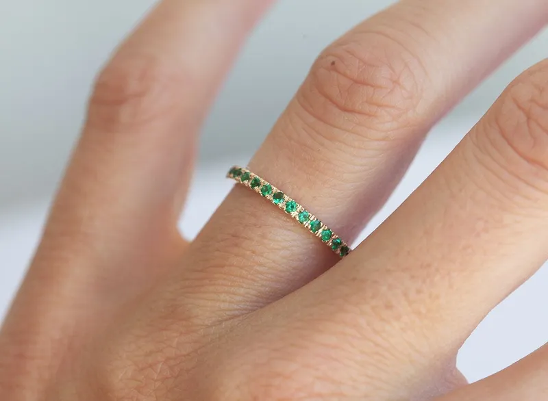 Emerald Wedding Ring, Emerald Wedding Band vy 5