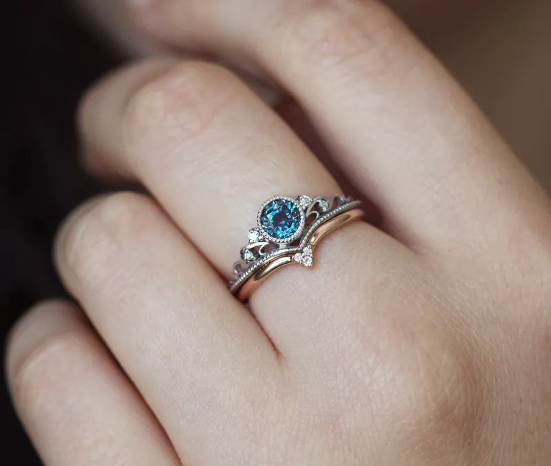 ERICA ALEXANDRITE & DIAMOND RING SET view 2