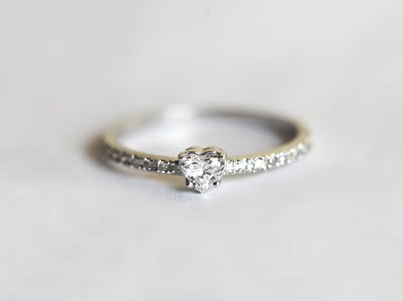 ESMERALDA HEART DIAMOND RING vy 4