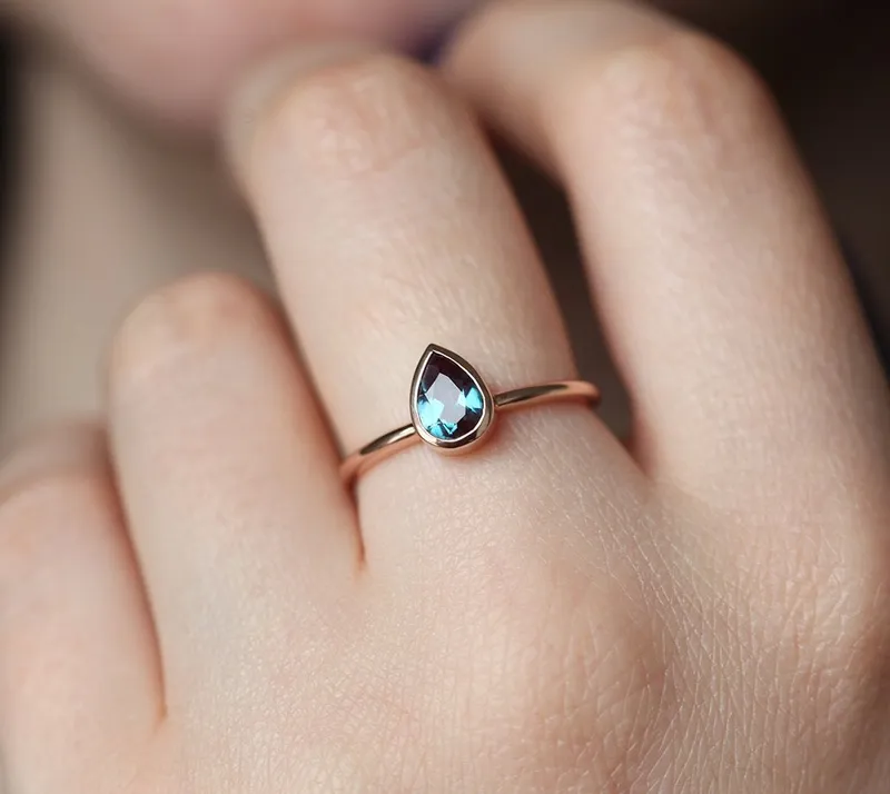 Esperanza Alexandrite Ring vy 2