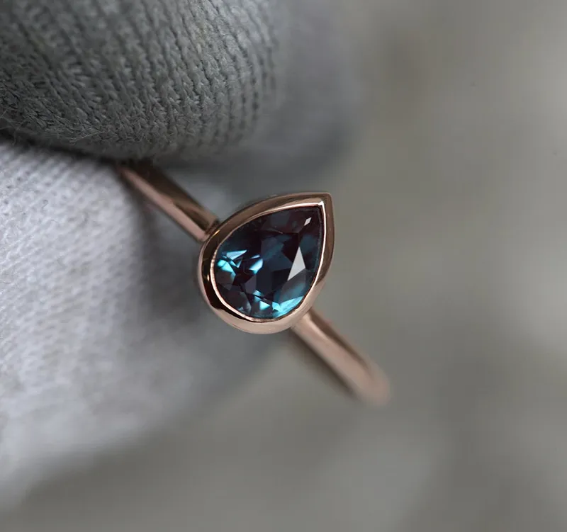 Esperanza Alexandrite Ring vy 4