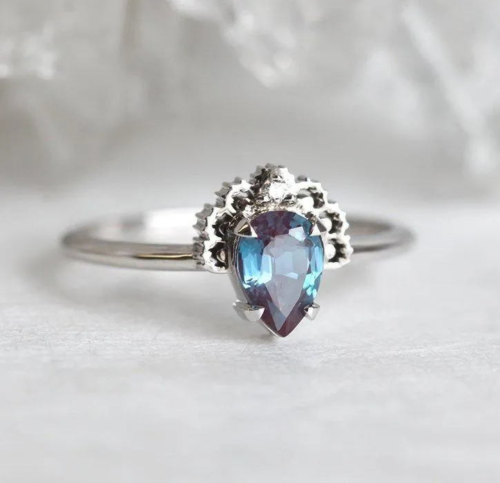 Etta Alexandrite Ring view 4