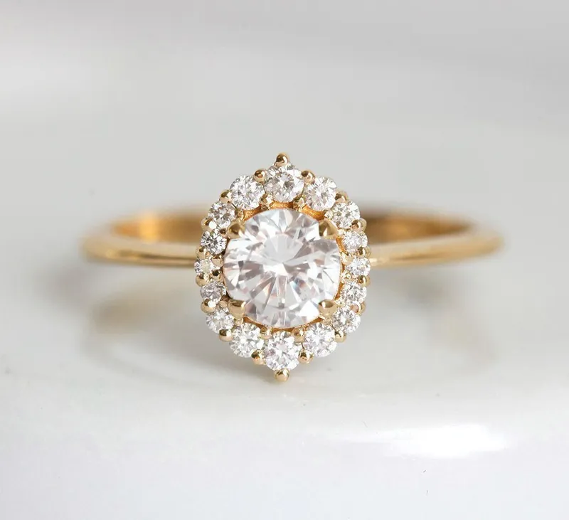 Eva Diamond Ring vy 11