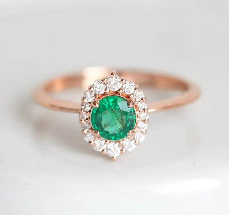Eva Diamond Ring vy 4