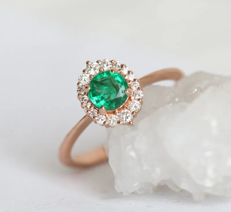 Eva Diamond Ring vy 8