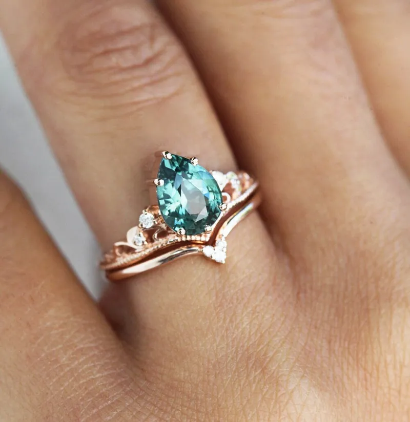 FLORENTINA SAPPHIRE DIAMOND RING SET sapphire pear cut engagement ring
