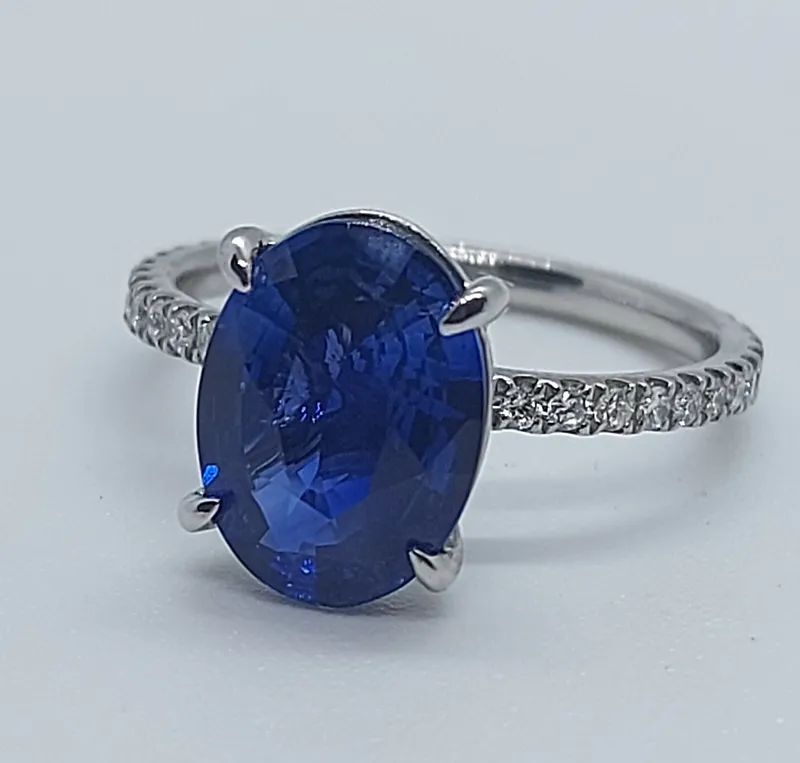 2.8Ct Blue Sapphire Oval Engagement Ring in White Gold vy 2