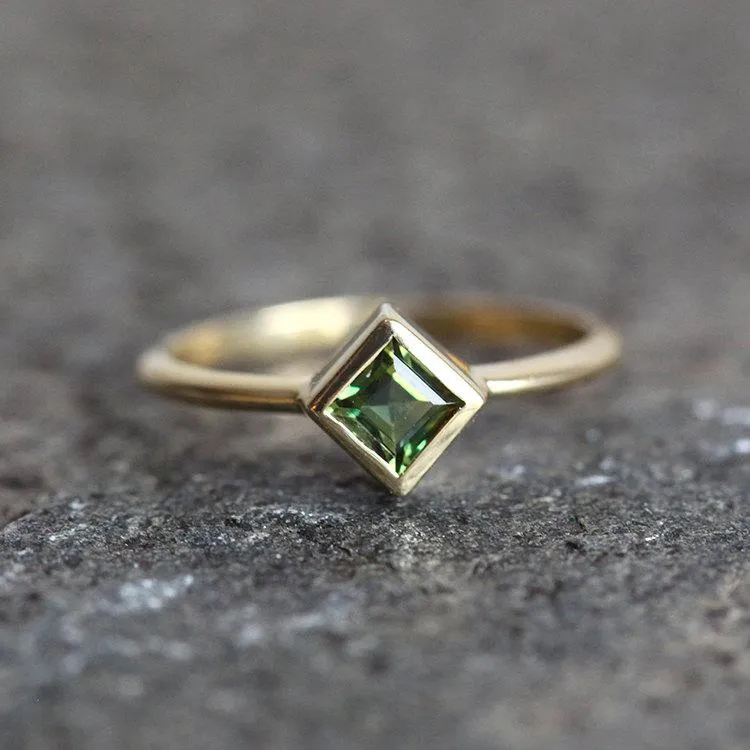 Frida Green Sapphire Ring vy 2