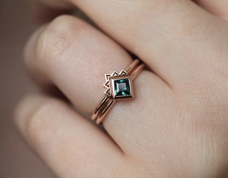 Frida Teal Sapphire Solitaire Ring Set With Curved Lace Band vy 4