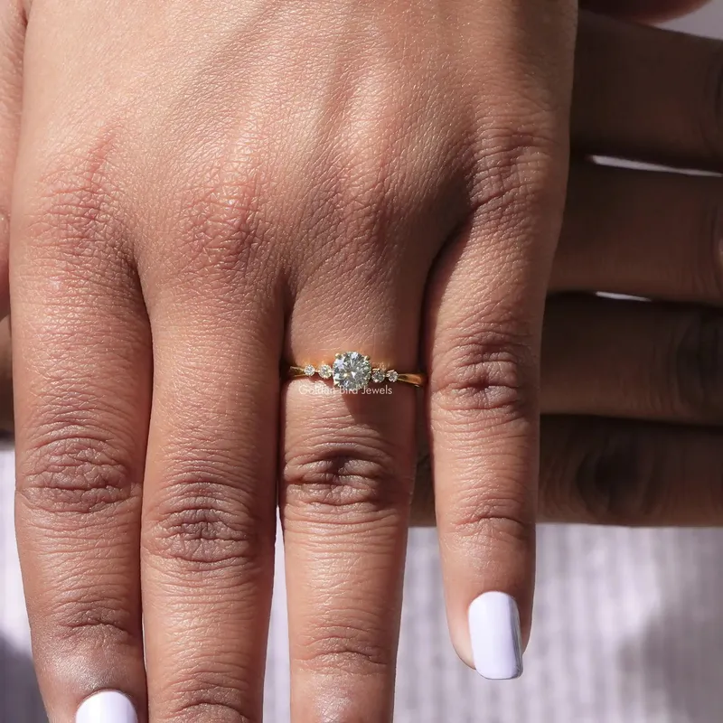 5 Stone Round Cut Moissanite Engagement Ring vy 7