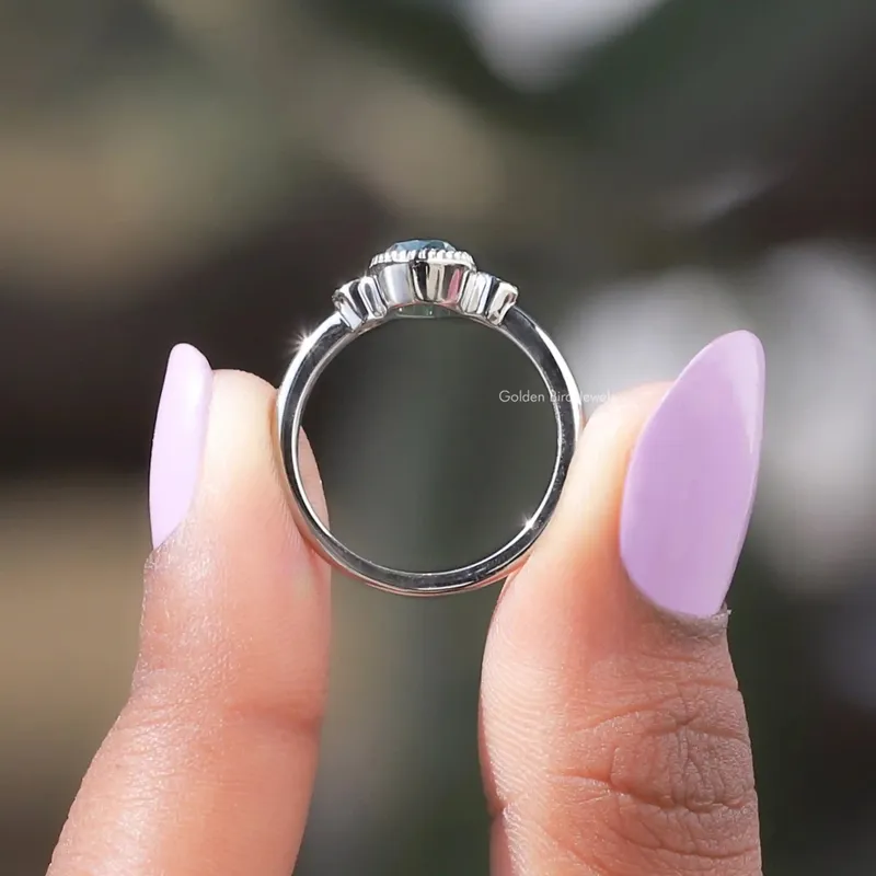 Blue Pear And Round Cut Three Stone Moissanite Ring vy 2