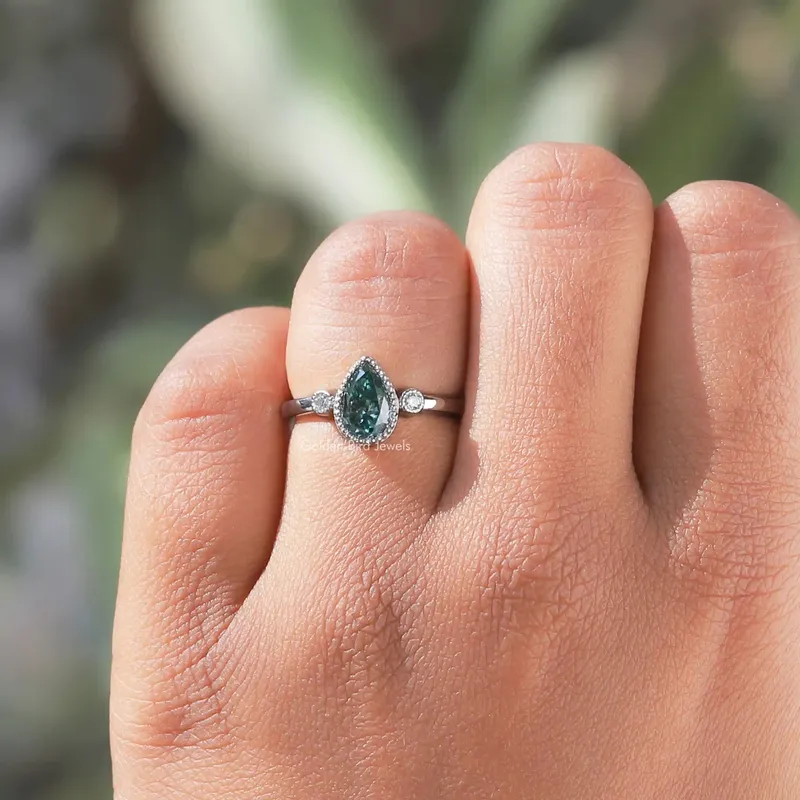 Blue Pear And Round Cut Three Stone Moissanite Ring vy 4