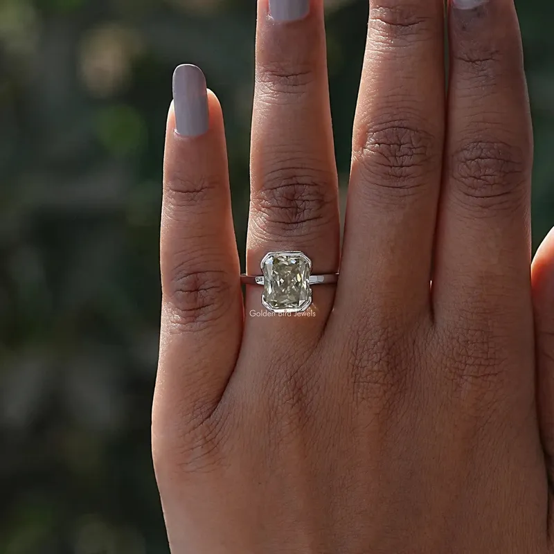 Canary Yellow Radiant Cut Moissanite Solitaire Ring vy 4
