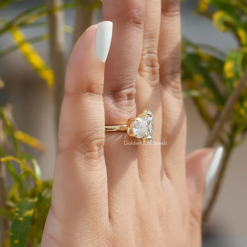 Crushed Ice Oval And Round Cut Moissanite Toi Et Moi Ring view 8